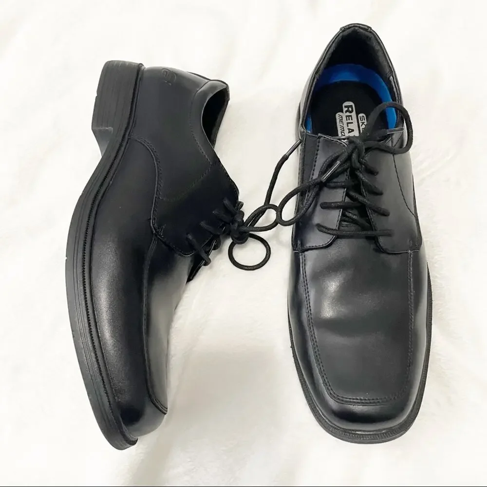 Skechers relaxed fit memory foam lace up square toe shoe size 9.5 men’s NEW